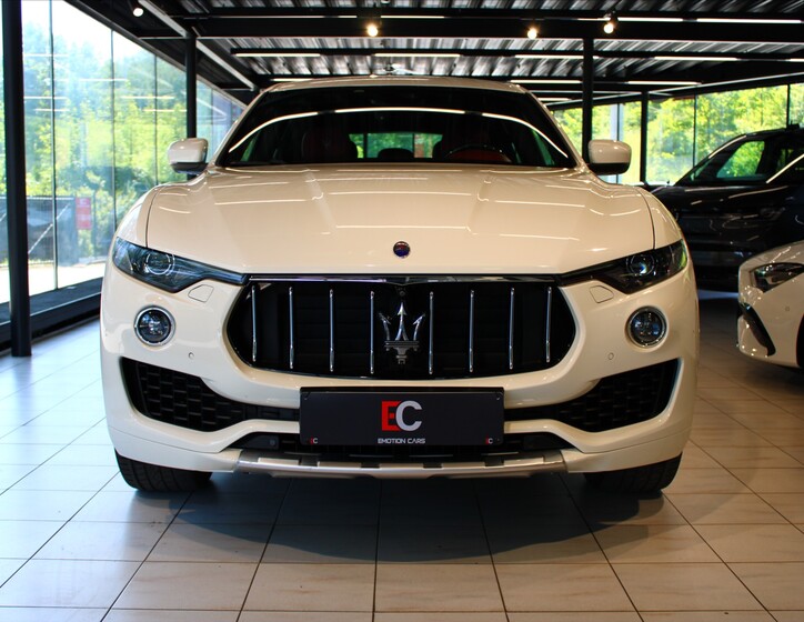 Maserati Levante 2