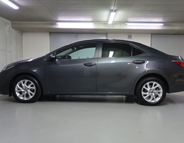 Toyota Corolla 8
