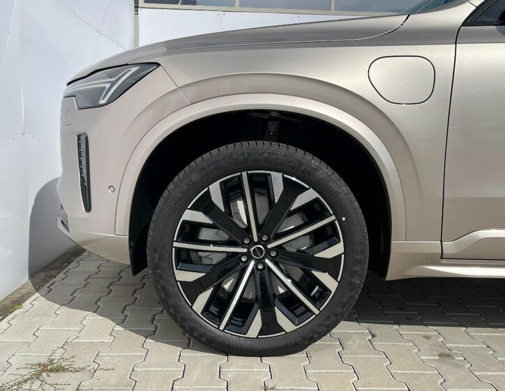 Volvo XC90 22
