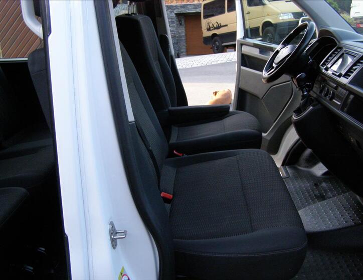 Volkswagen Caravelle 31