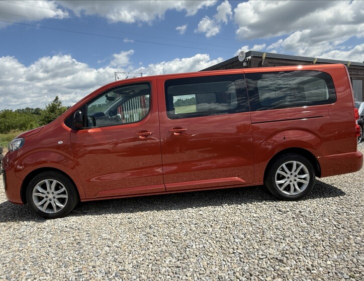 Peugeot Traveller 8
