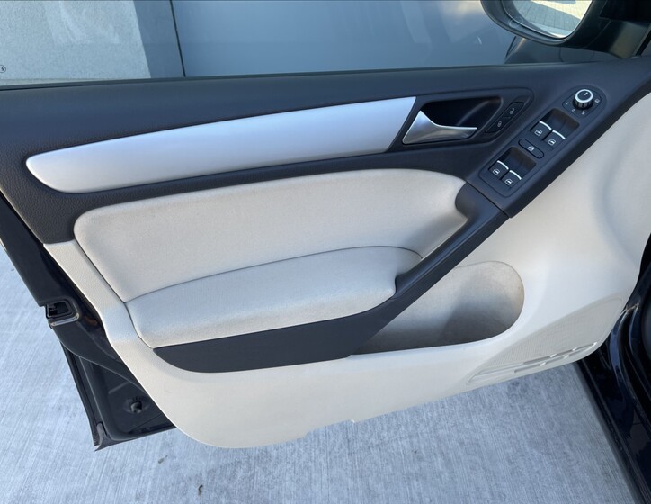Volkswagen Golf 14