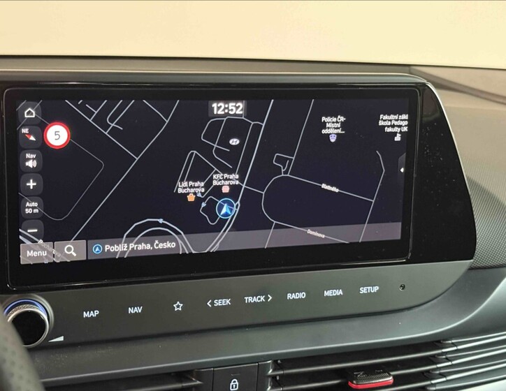 Hyundai i20 16