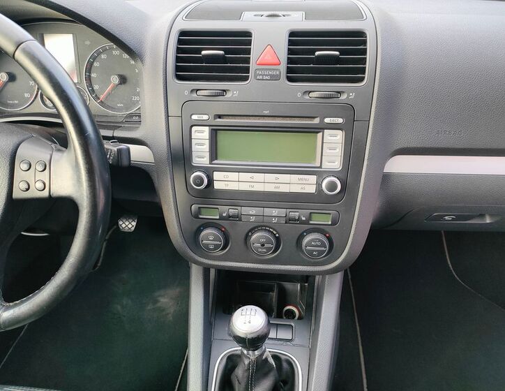 Volkswagen Golf 11