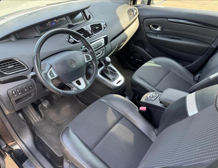 Renault Grand Scénic 12