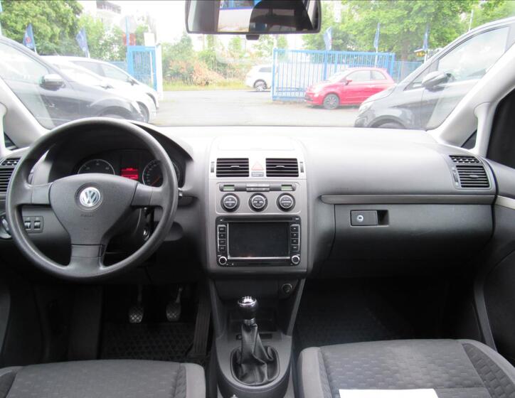 Volkswagen Touran 11