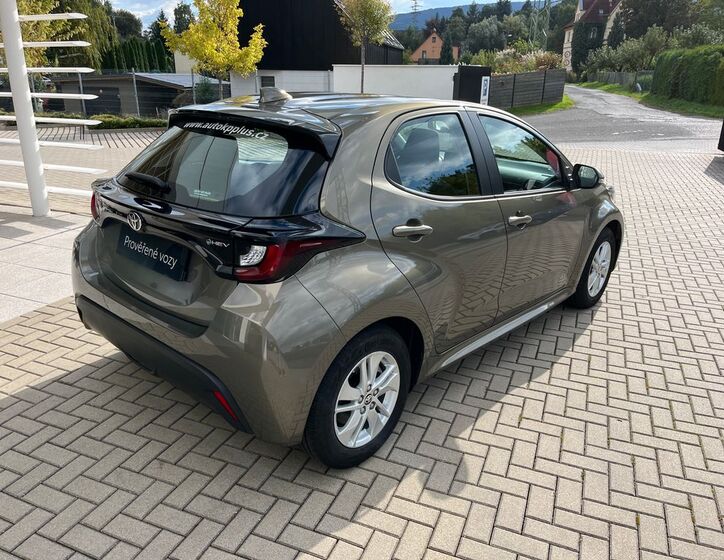 Toyota Yaris 6