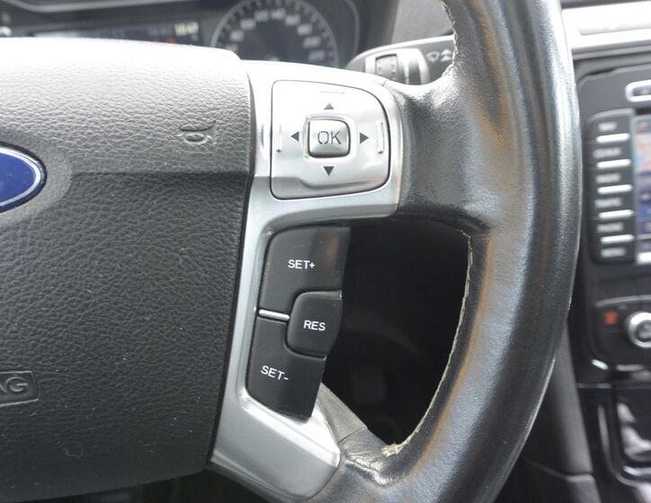Ford Galaxy 19