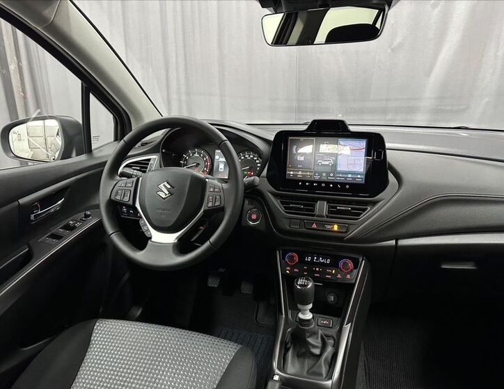 Suzuki S-Cross 9