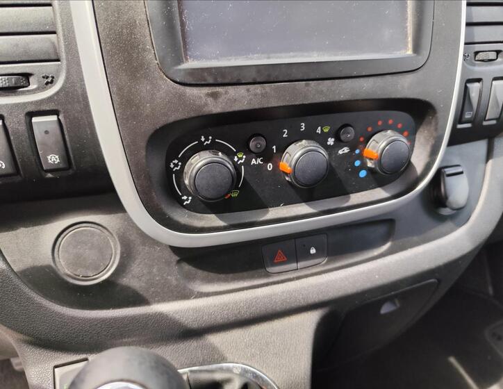 Renault Trafic 29