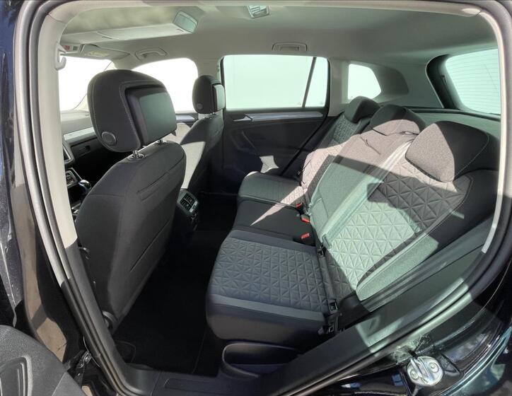Volkswagen Tiguan 16