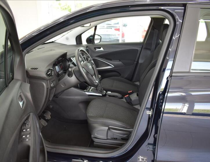 Opel Crossland X 10