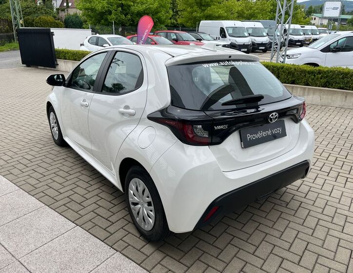Toyota Yaris 4