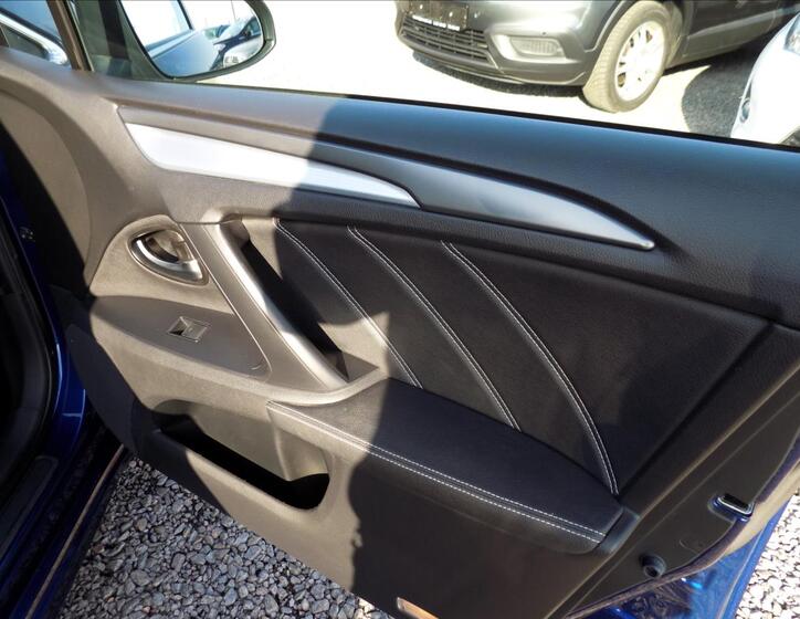 Toyota Avensis 26
