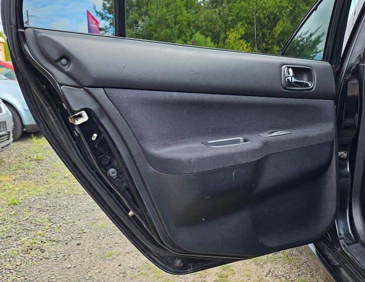 Mitsubishi Lancer 13