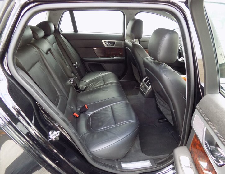 Jaguar XF 18