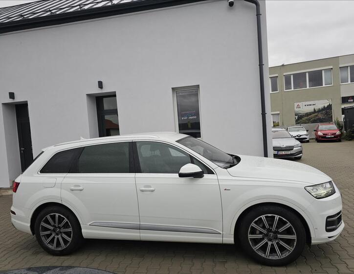 Audi Q7 5