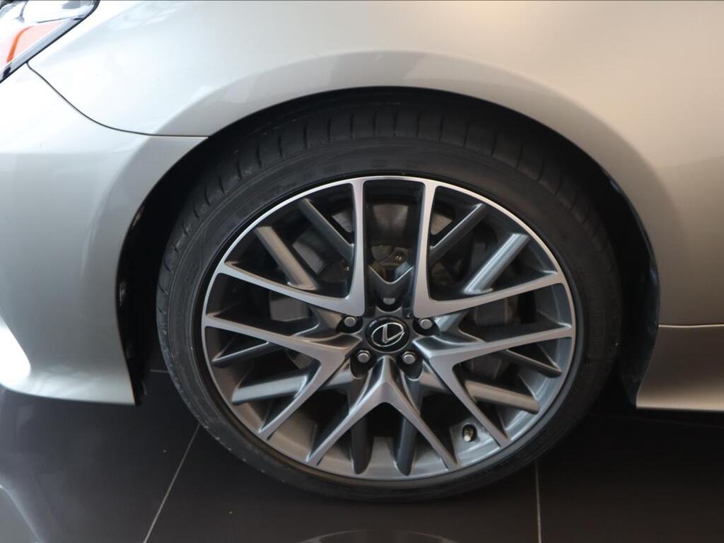 Lexus RC 200t 5