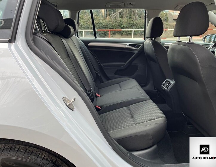 Volkswagen Golf 33
