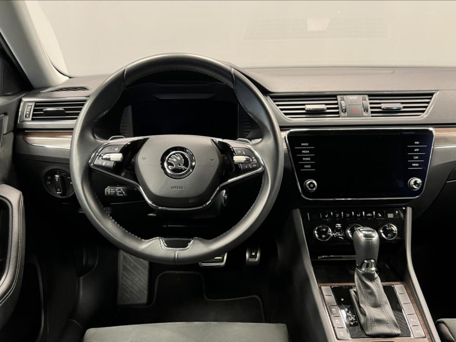 Škoda Superb 14