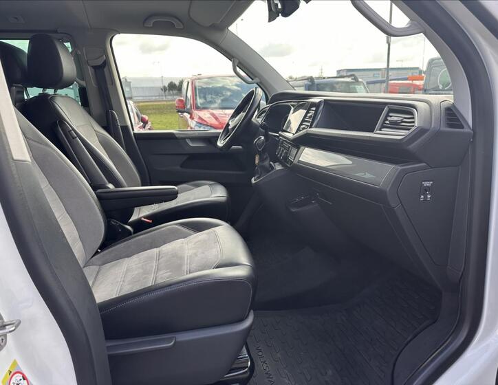 Volkswagen Multivan 17