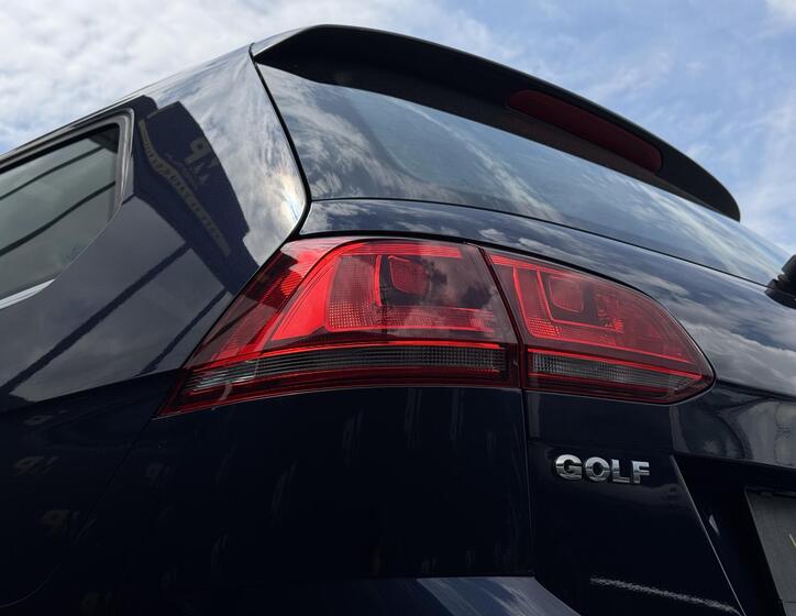 Volkswagen Golf 38