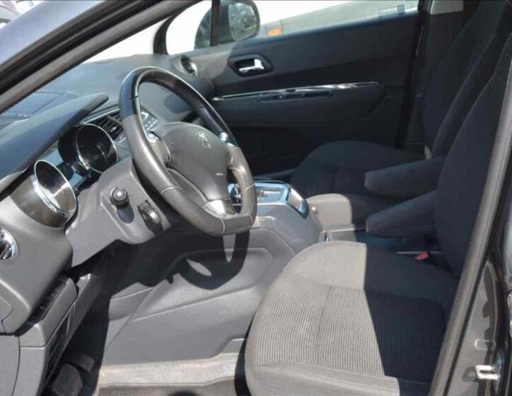 Peugeot 5008 25