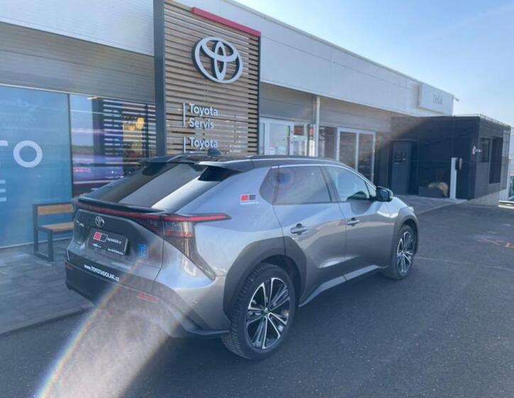 Toyota bZ4X 7