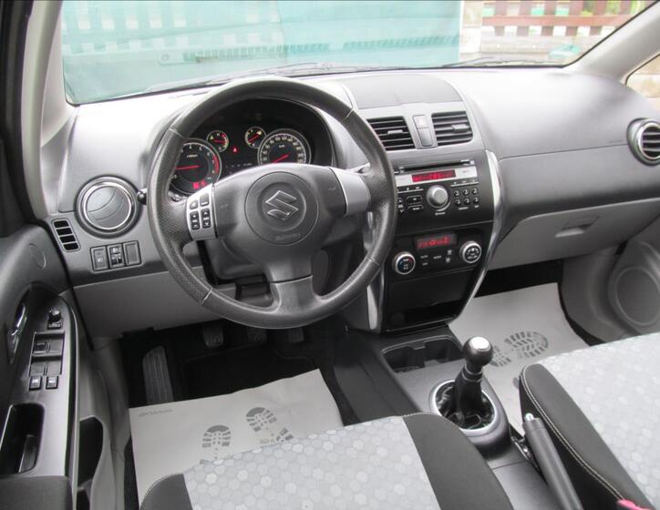 Suzuki SX4 15