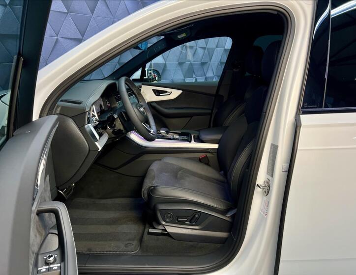 Audi Q7 9