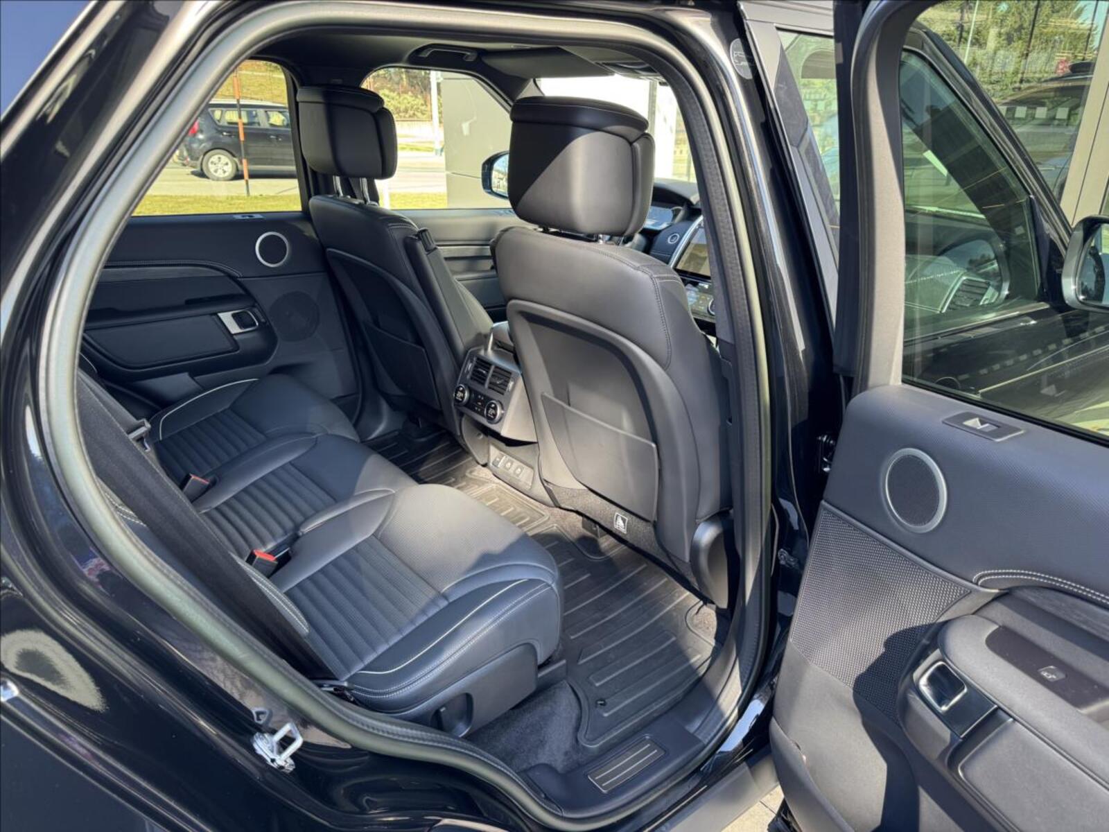 Land Rover Discovery 16