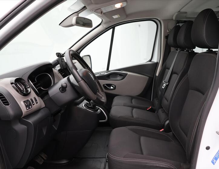 Renault Trafic 12