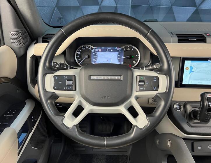 Land Rover Defender 13