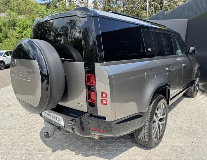 Land Rover Defender 7