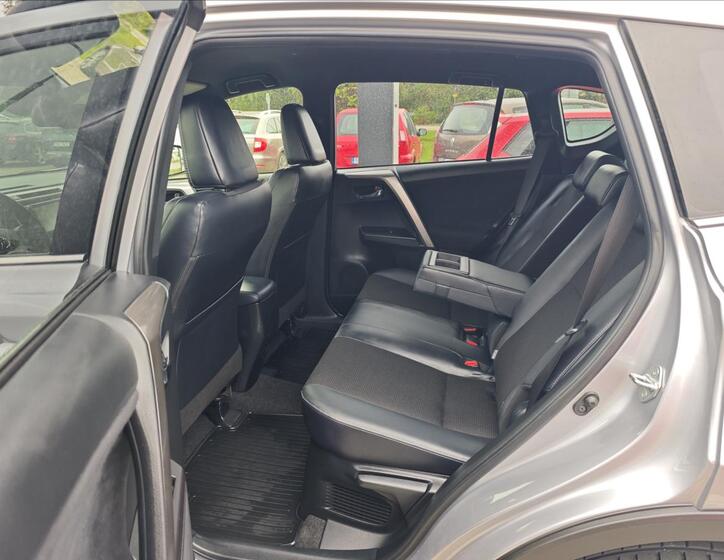 Toyota RAV4 11