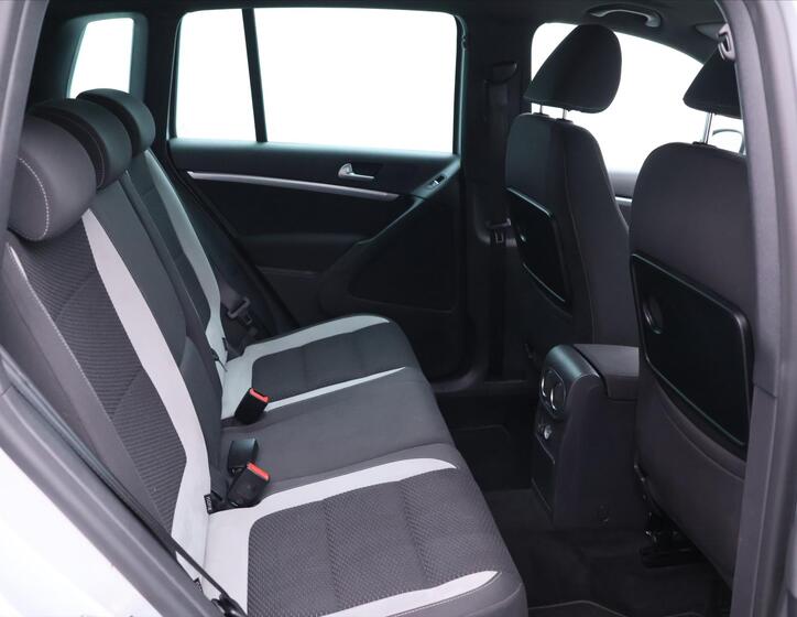 Volkswagen Tiguan 14
