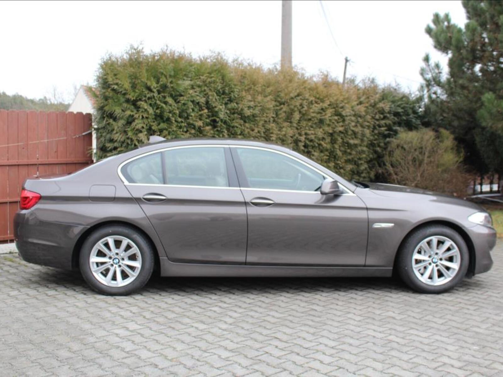 BMW Řada 5 8