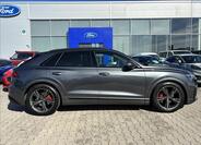 Audi Q8 6