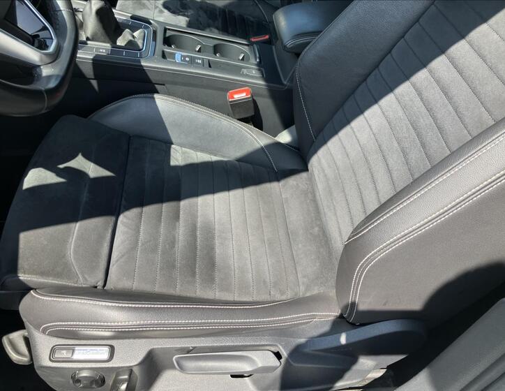 Volkswagen Passat 9
