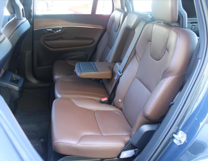 Volvo XC90 10