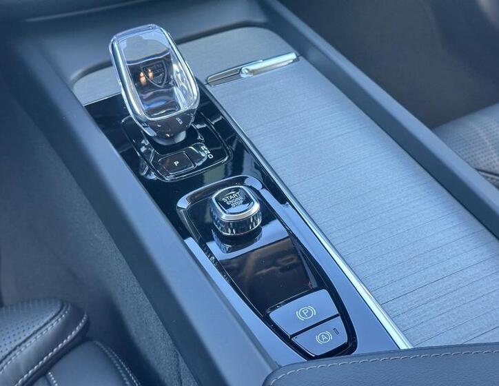 Volvo XC60 8