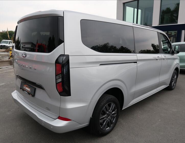 Ford Tourneo Custom 3