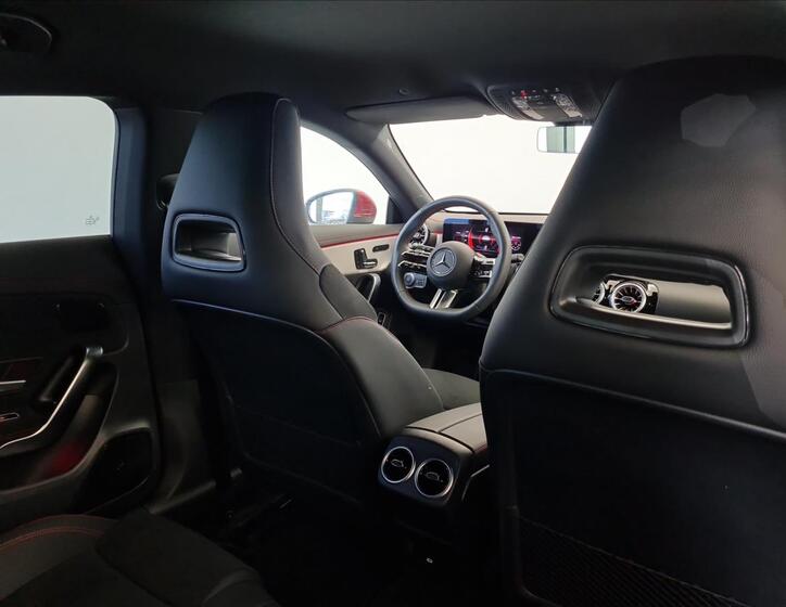 Mercedes-Benz CLA 21