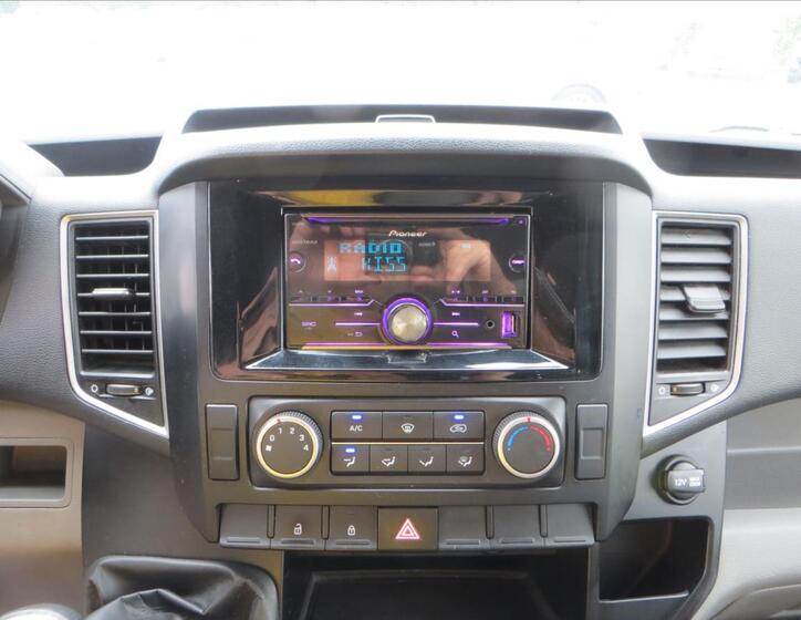 Hyundai H 350 13