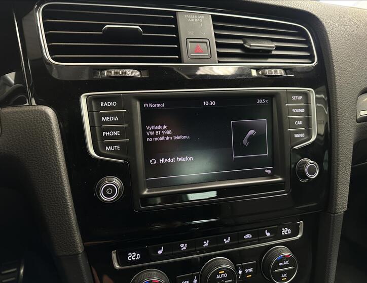 Volkswagen Golf 10