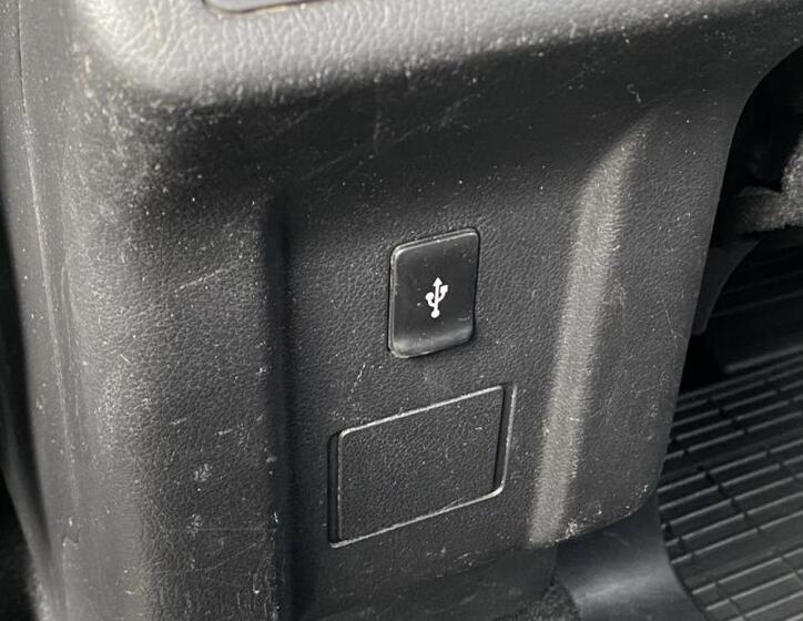 Mitsubishi Outlander 23
