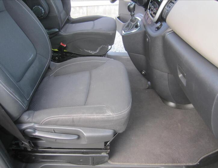 Renault Trafic 17