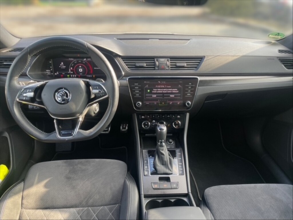 Škoda Superb 9