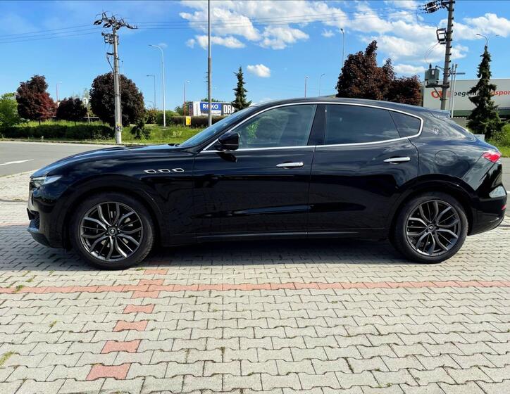 Maserati Levante 3