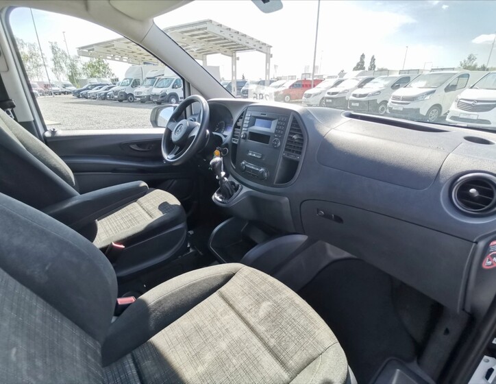 Mercedes-Benz Vito 8